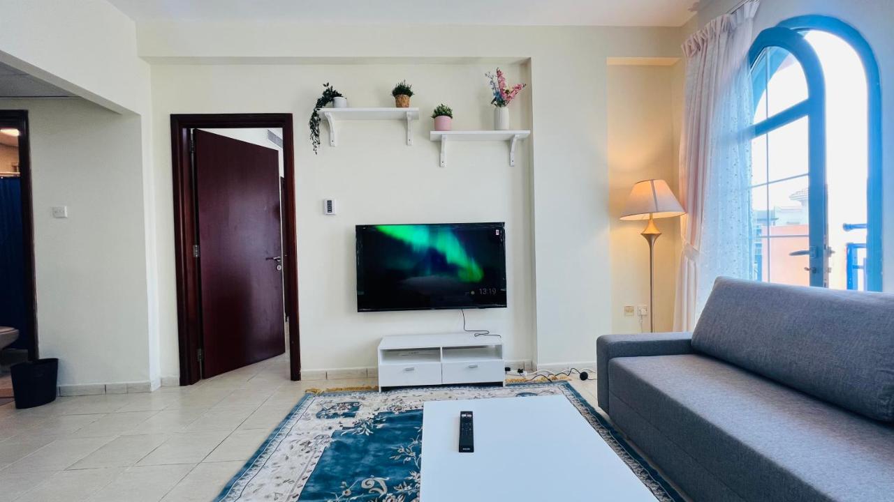Newly Furnished Cozy One Bed Room Apartment 2 Bathroom City View Dubai Exterior photo
